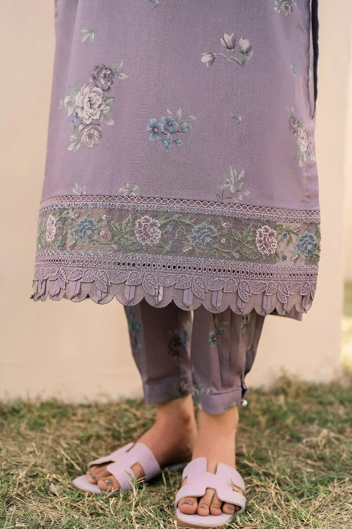 EMBROIDERED PRINTED LAWN UF-600