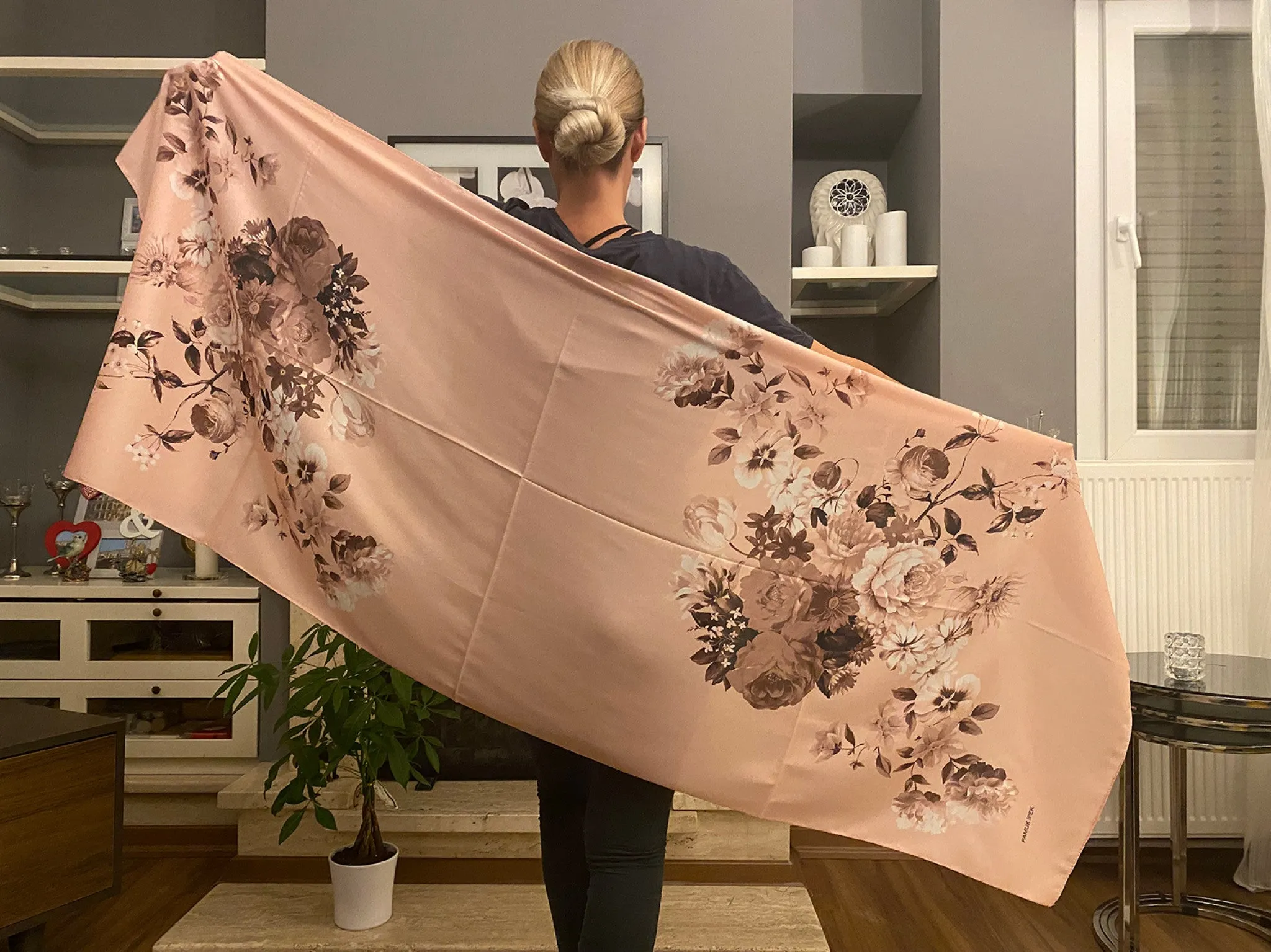 Fashion Tight Flower Patterned Shawls