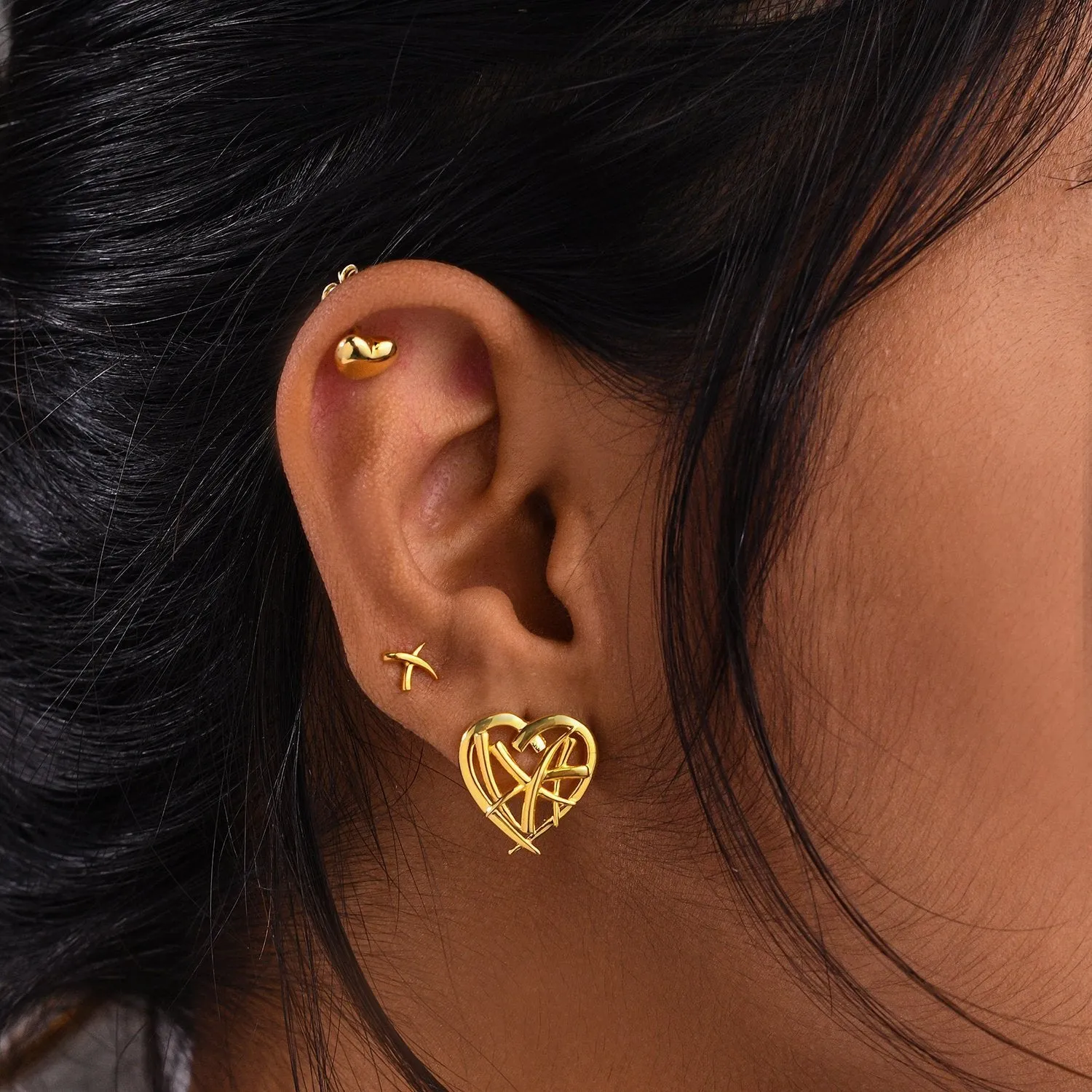 Molto Heart Strand Stud Earrings