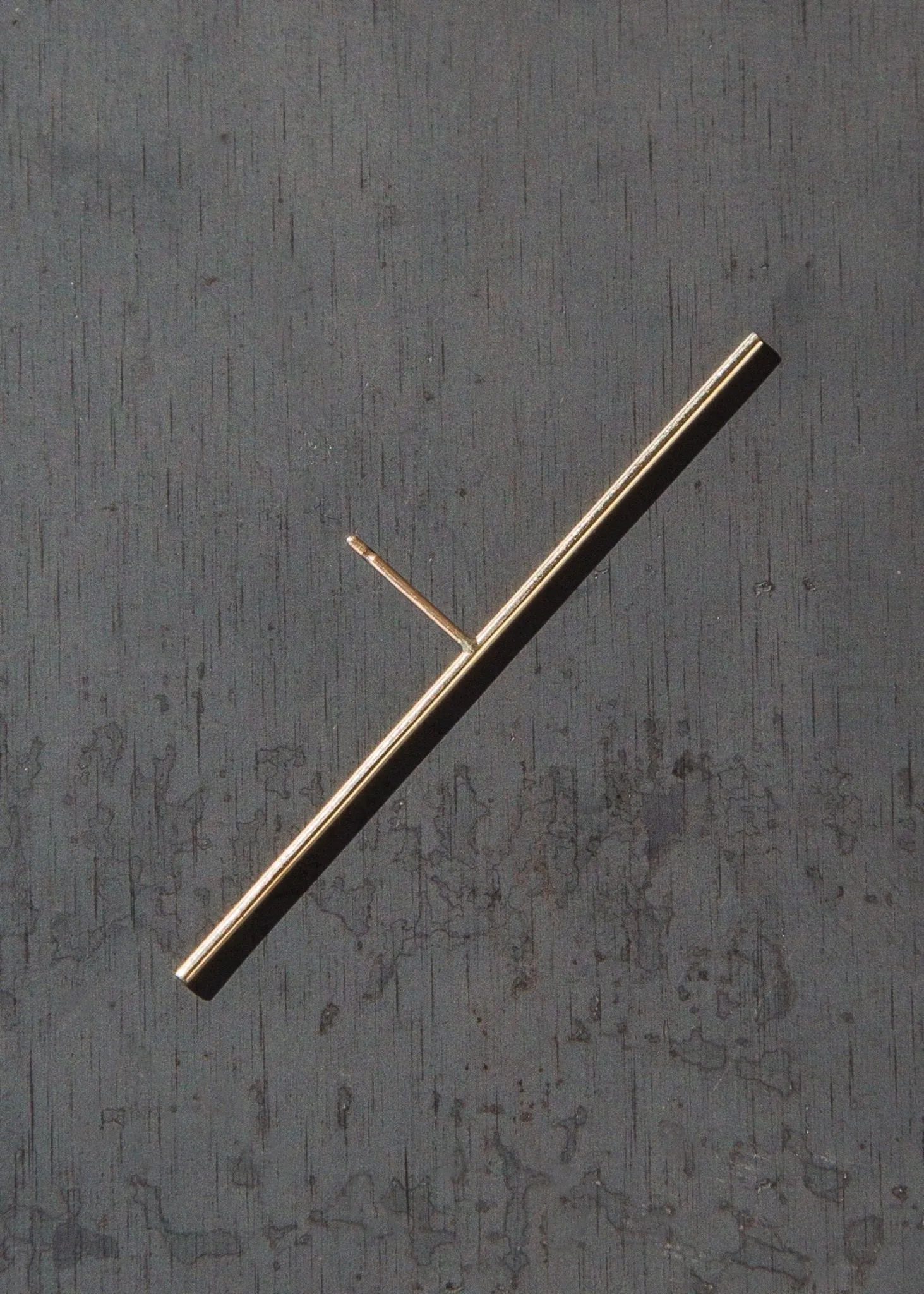 Strand Stud in 14k Gold